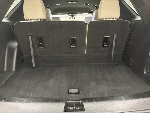 Used 2022 Chevrolet Traverse LS image 20