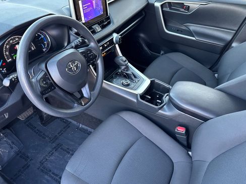 Used 2023 Toyota RAV4 LE image 9