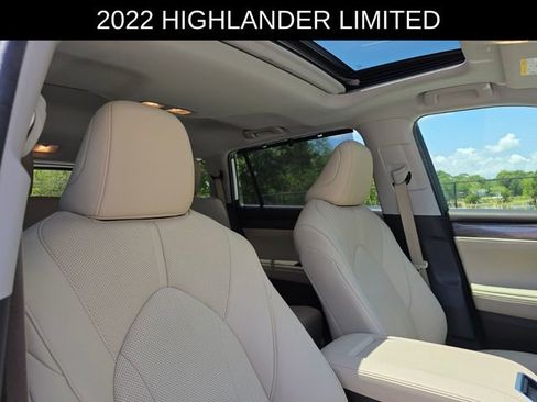 Used 2022 Toyota Highlander Limited AWD/4WD image 11