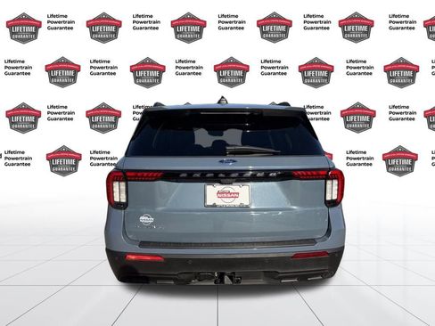 Used 2025 Ford Explorer Active image 4