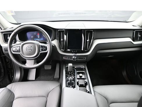 Used 2025 Volvo XC60 B5 Plus w/ Climate Package AWD/4WD image 17