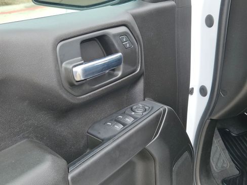 Certified 2023 Chevrolet Silverado 1500 Custom image 12