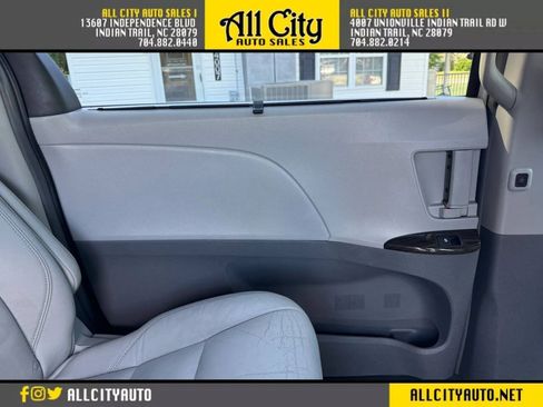 Used 2015 Toyota Sienna XLE Premium FWD image 24