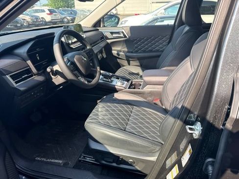 Used 2025 Mitsubishi Outlander SEL AWD/4WD image 5