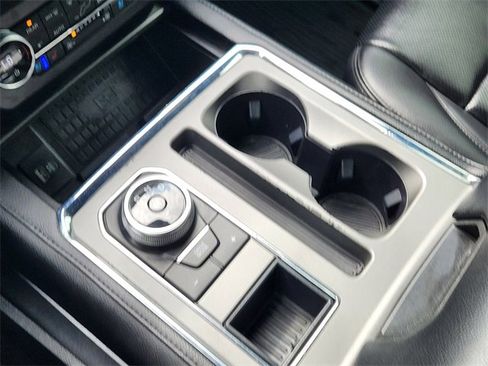 Used 2021 Ford Expedition XLT image 20