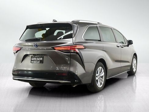 Used 2024 Toyota Sienna Limited AWD/4WD image 5