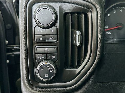Used 2020 Chevrolet Silverado 1500 Custom w/ Custom Value Package AWD/4WD image 10
