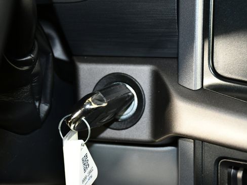 Used 2025 Ford F150 XLT w/ Equipment Group 301A Standard image 27