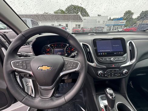 Used 2019 Chevrolet Equinox LT FWD image 9
