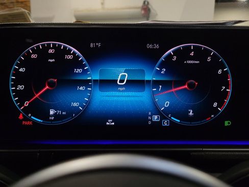 Used 2020 Mercedes-Benz GLE 350 w/ Premium Package image 23