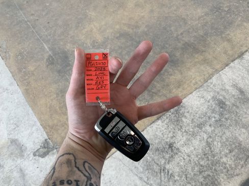 Used 2023 Lincoln Aviator Reserve image 22