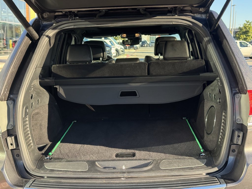 Used 2019 Jeep Grand Cherokee Overland AWD/4WD image 30
