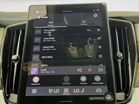 New 2026 Volvo XC90 T8 Plus w/ Protection Package Premier image 15