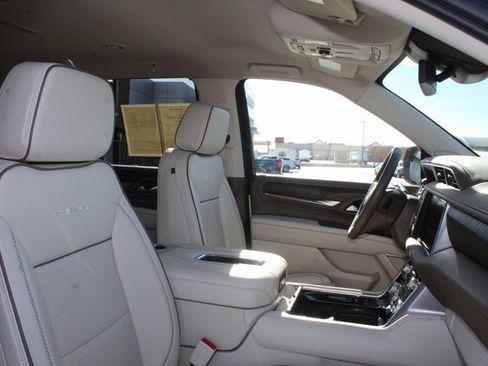 Used 2024 GMC Yukon Denali image 18