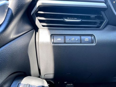 Used 2024 Nissan Altima 2.5 SV FWD image 34