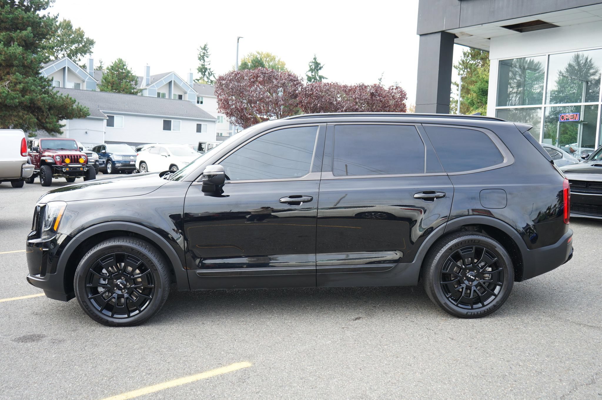 Used 2022 Kia Telluride EX w/ EX Premium Package AWD/4WD image 2