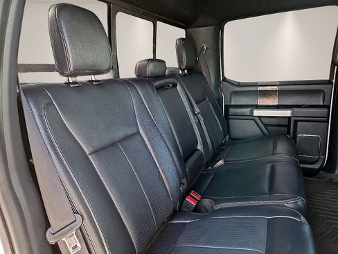 Used 2022 Ford F250 Lariat w/ Lariat Ultimate Package AWD/4WD image 9