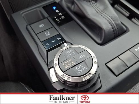 Certified 2025 Toyota Tacoma TRD Off-Road image 23