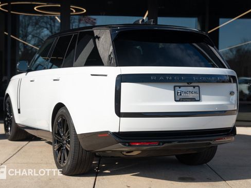 Used 2023 Land Rover Range Rover SE image 11