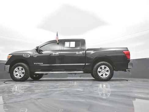 Used 2017 Nissan Titan SV AWD/4WD image 37