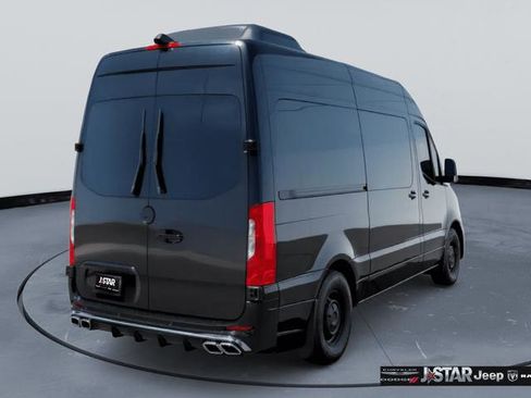 Used 2024 Mercedes-Benz Sprinter 2500 image 5