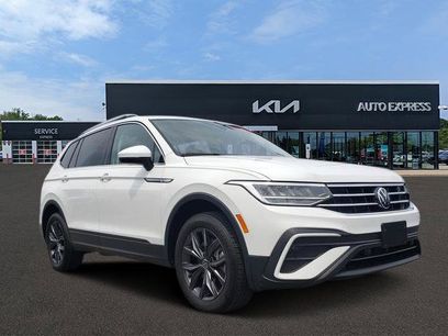 Used 2024 Volkswagen Tiguan SE