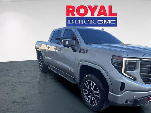 Used 2024 GMC Sierra 1500 AT4 w/ Technology Package image 3