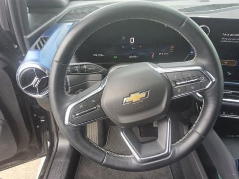 Used 2025 Chevrolet Equinox EV LT w/ Convenience Package FWD image 4