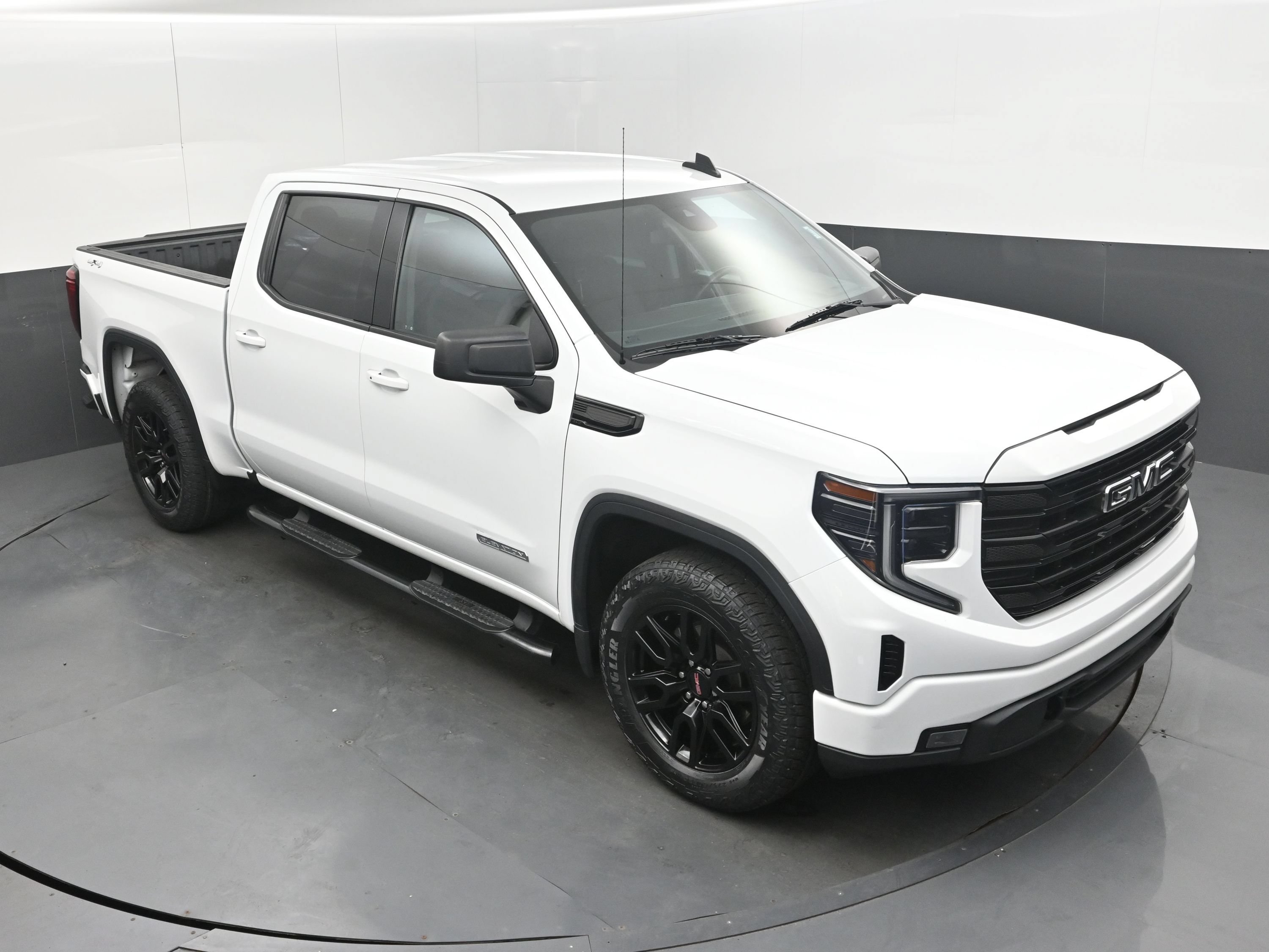 Used 2023 GMC Sierra 1500 Elevation AWD/4WD image 27