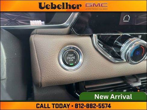 Used 2023 GMC Canyon Denali image 23