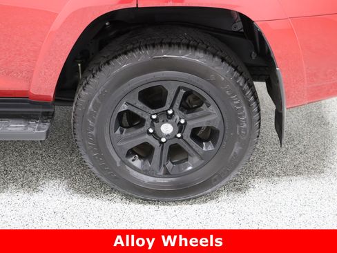 Used 2024 Toyota 4Runner SR5 image 10