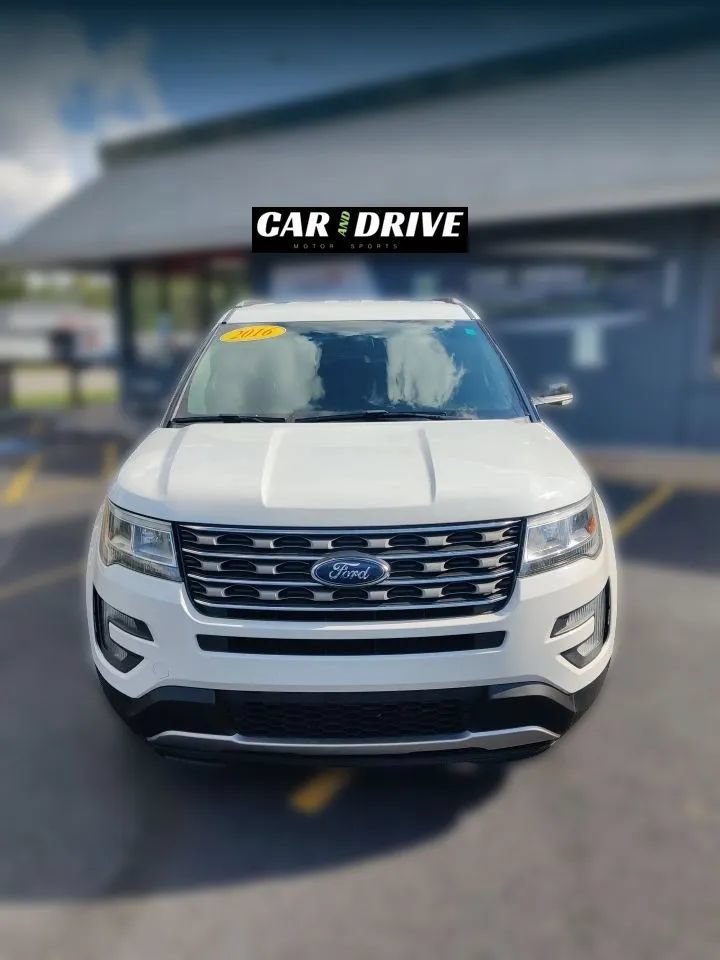 Used 2016 Ford Explorer XLT AWD/4WD image 2