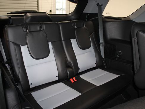 Used 2023 Ford Explorer XLT w/ Equipment Group 202A RWD image 35