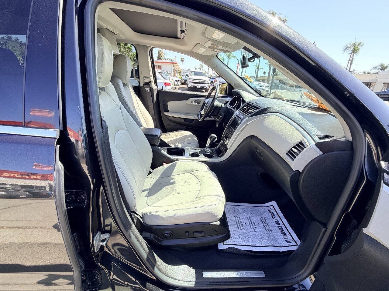 Used 2011 Chevrolet Traverse LTZ FWD image 22