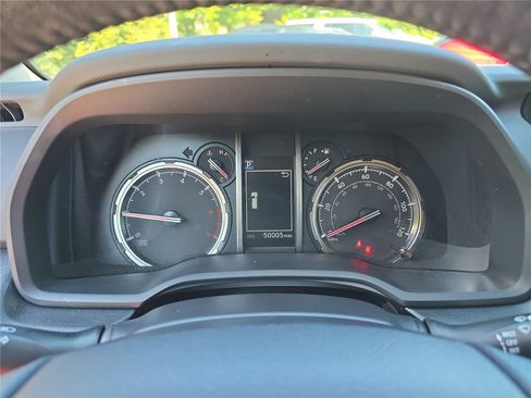 Used 2024 Toyota 4Runner TRD Off-Road Premium w/ Moonroof Package AWD/4WD image 32