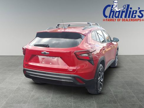 Used 2026 Chevrolet Trax RS FWD image 4
