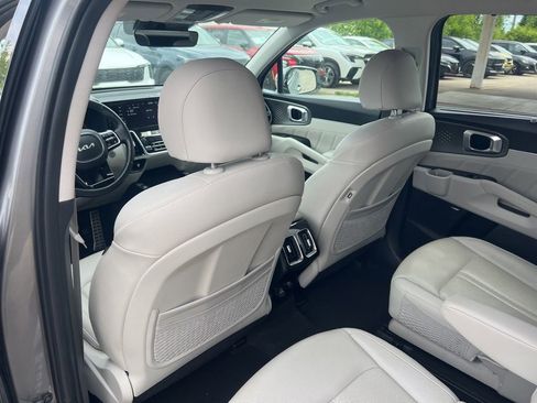 Certified 2024 Kia Sorento SX Prestige AWD/4WD image 9