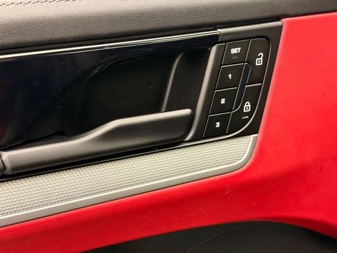 Used 2024 Porsche Cayenne Coupe image 21