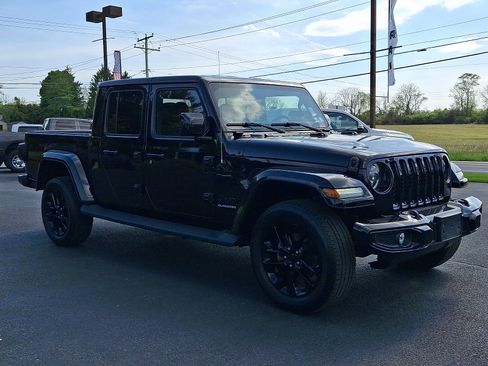 Certified 2021 Jeep Gladiator Overland AWD/4WD image 3