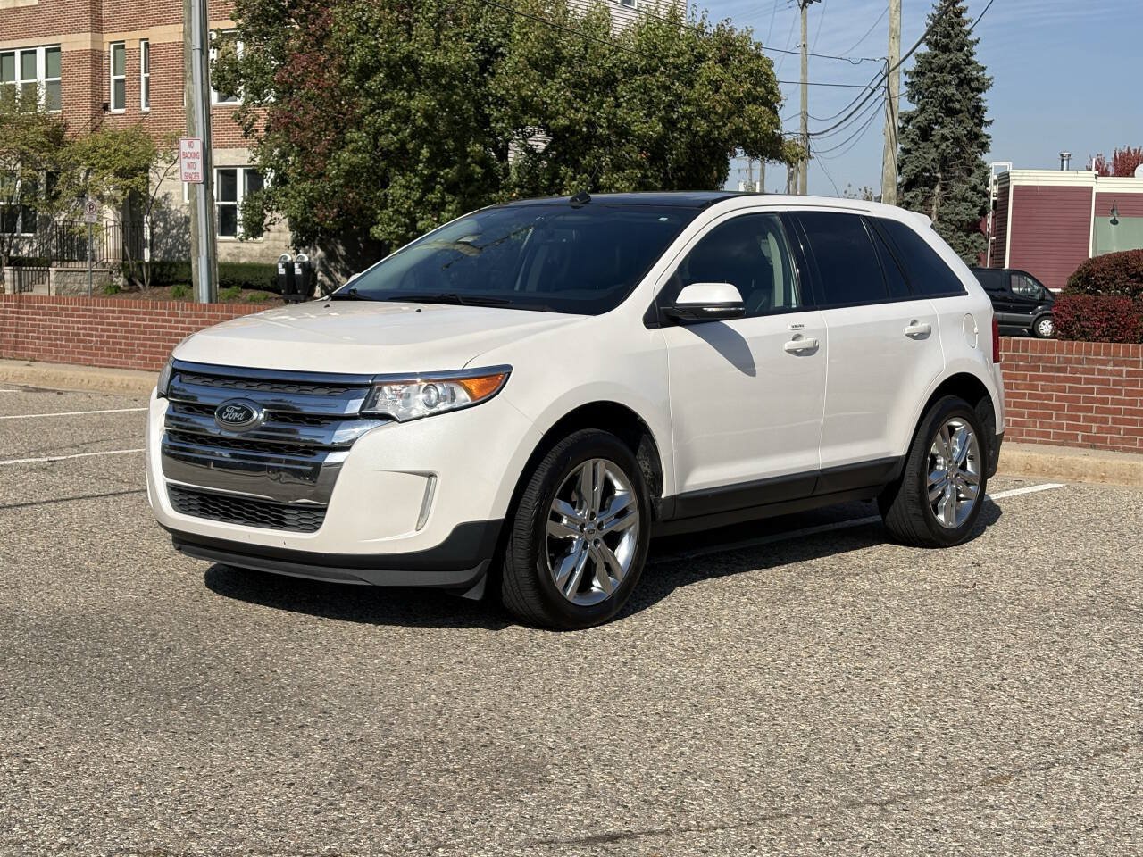 Used 2014 Ford Edge SEL w/ Equipment Group 205A AWD/4WD image 3