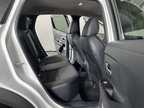 Used 2025 Nissan Kicks SR FWD image 40
