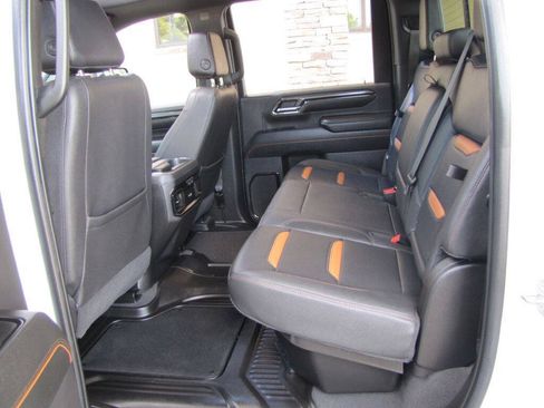 Used 2024 GMC Sierra 2500 AT4 w/ AT4 Premium Plus Package AWD/4WD image 18