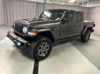 Used 2024 Jeep Gladiator Mojave AWD/4WD video 3
