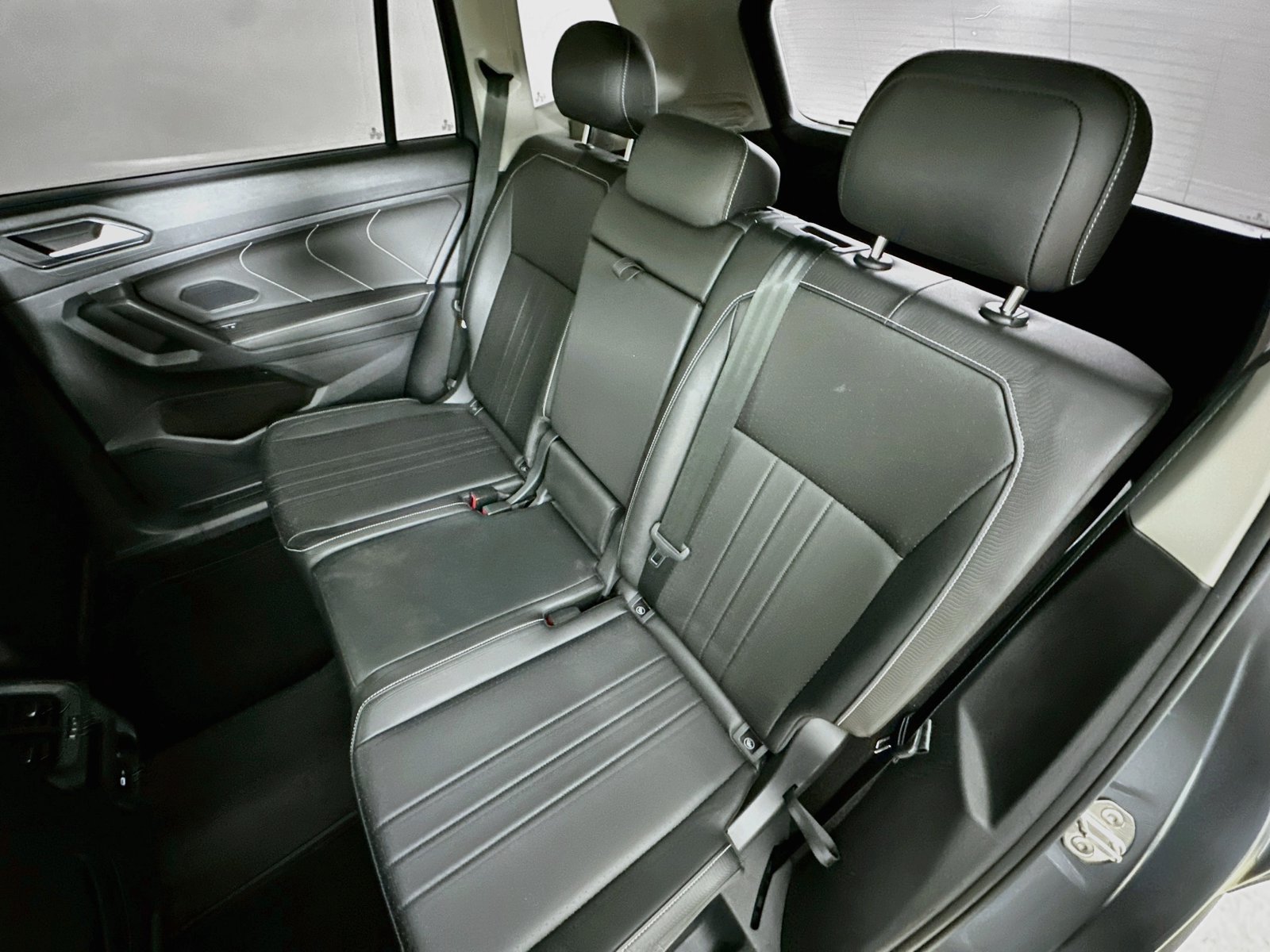 Used 2023 Volkswagen Tiguan SE w/ Panoramic Sunroof Package AWD/4WD image 36