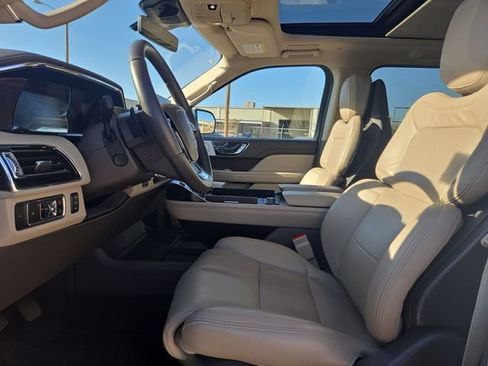 Used 2023 Lincoln Navigator L Reserve image 22