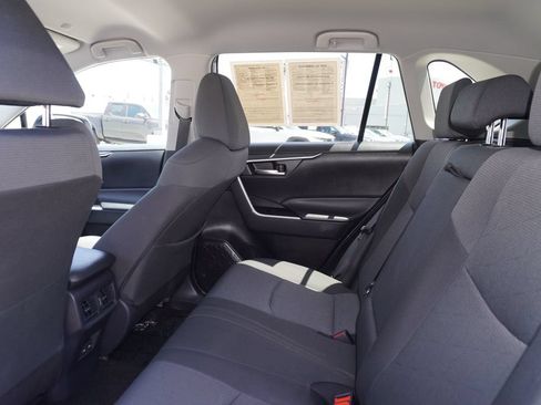 Used 2025 Toyota RAV4 XLE FWD image 10