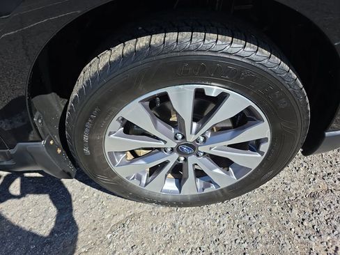Used 2017 Subaru Outback 3.6R Touring AWD/4WD image 40