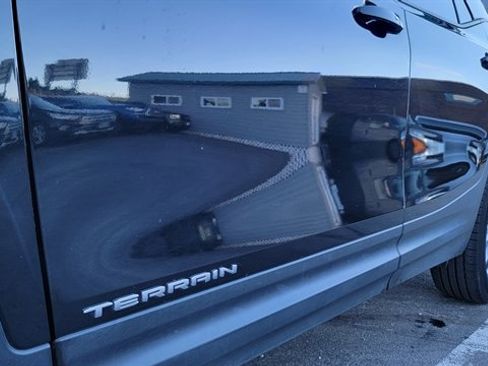 Used 2024 GMC Terrain SLT image 52