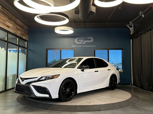 Used 2021 Toyota Camry SE w/ Convenience Package AWD/4WD image 7