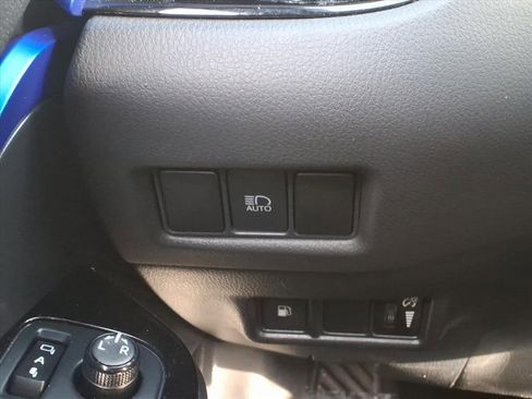 Used 2021 Toyota C-HR XLE image 27